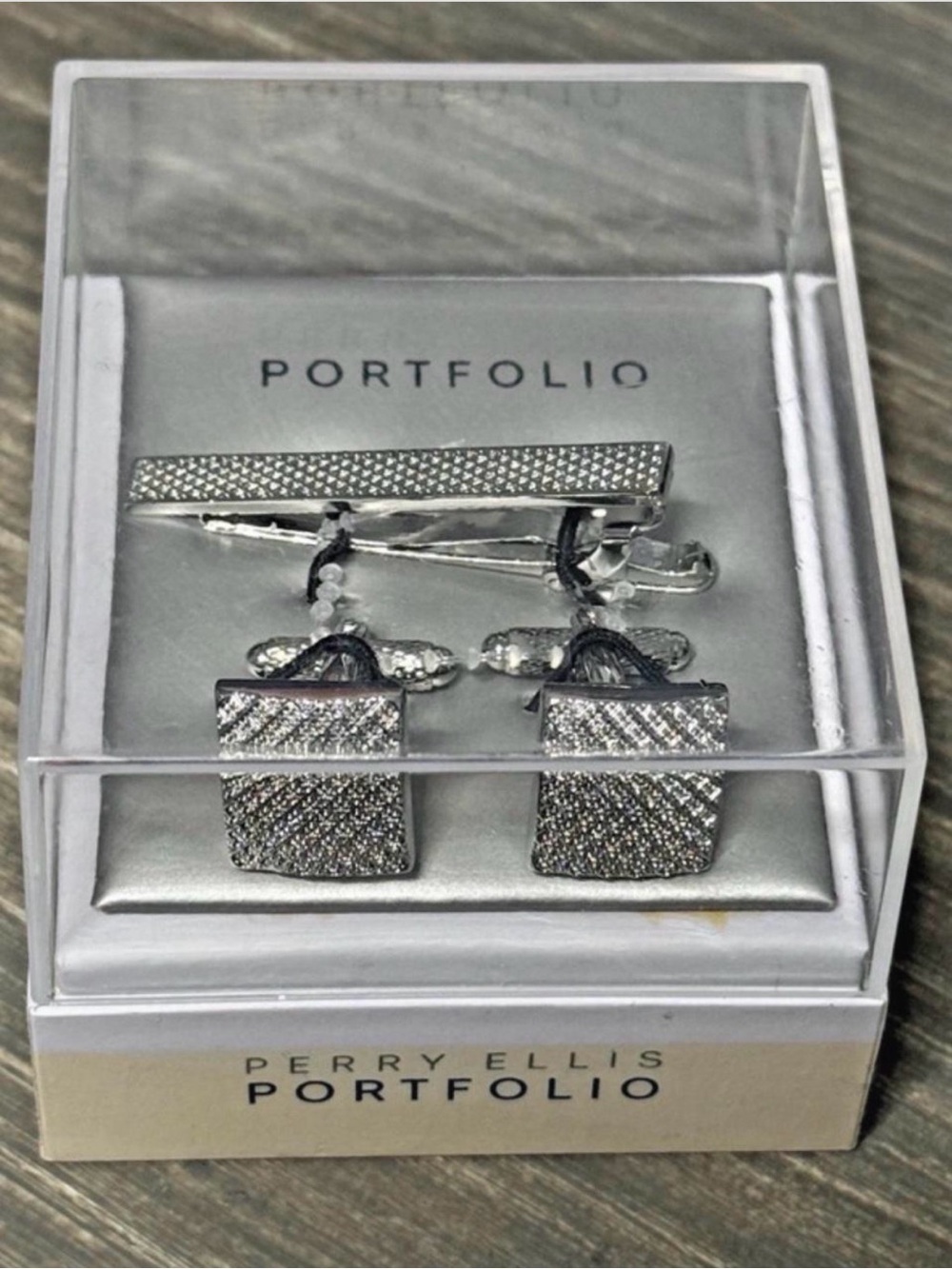 Perry Ellis Silver Tie Clip and Cufflinks Set